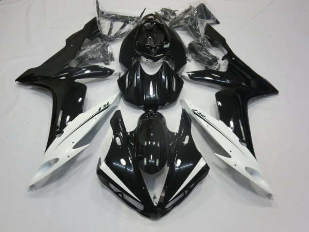 Aftermarket 2004-2006 White and Black Yamaha R1 Motorcycle Fairing Aftermarket 2004-2006 White and Black Yamaha R1 Motorcycle Fairing