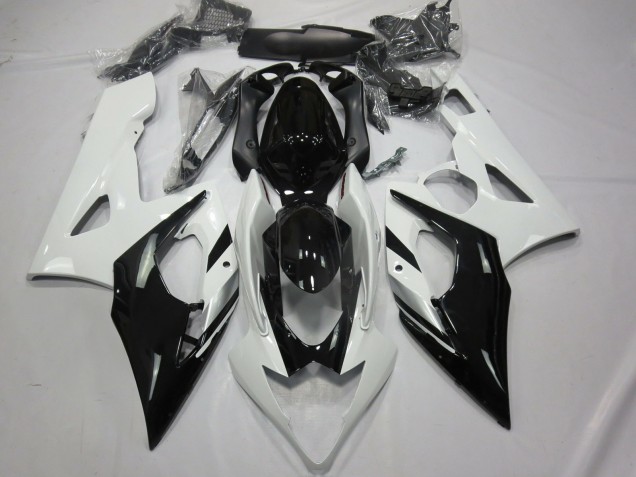 Aftermarket 2005-2006 White Black and Silver Suzuki GSXR 1000 Motorcycle Fairing Aftermarket 2005-2006 White Black and Silver Suzuki GSXR 1000 Motorcycle Fairing