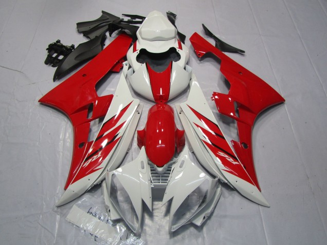 Aftermarket 2006-2007 Red and White Style Yamaha R6 Motorcycle Fairing Aftermarket 2006-2007 Red and White Style Yamaha R6 Motorcycle Fairing