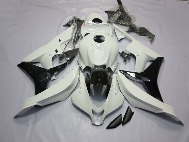 Aftermarket 2007-2008 Gloss White and Black Honda CBR600RR Motorcycle Fairing Aftermarket 2007-2008 Gloss White and Black Honda CBR600RR Motorcycle Fairing